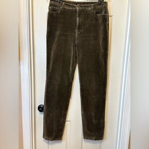 Newport News Ladies Olive Velvet Pants/Jeans.